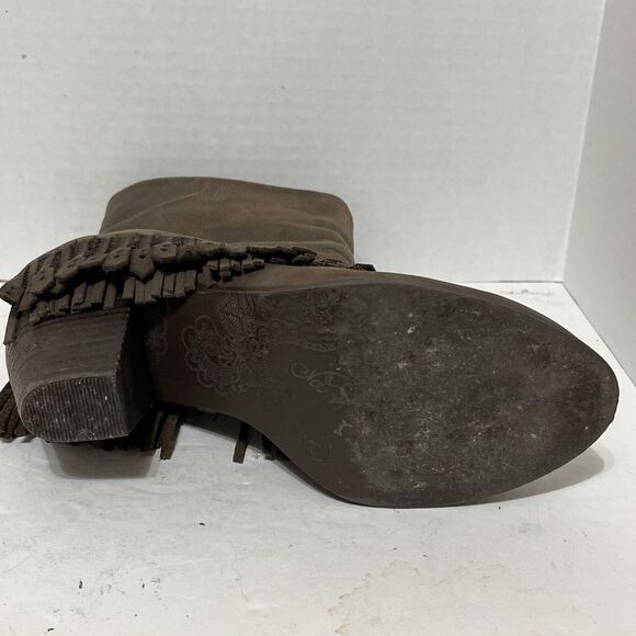 Women's Size 7.5 Naughty Monkey Swing Low Taupe Ankle Bootie with Leather Upper - Picture 9 of 9